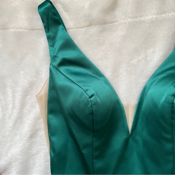 Ashley & Justin Bridesmaids Emerald Green Satin Formal Ball Gown Size 6 NWT Lace - Picture 5 of 15